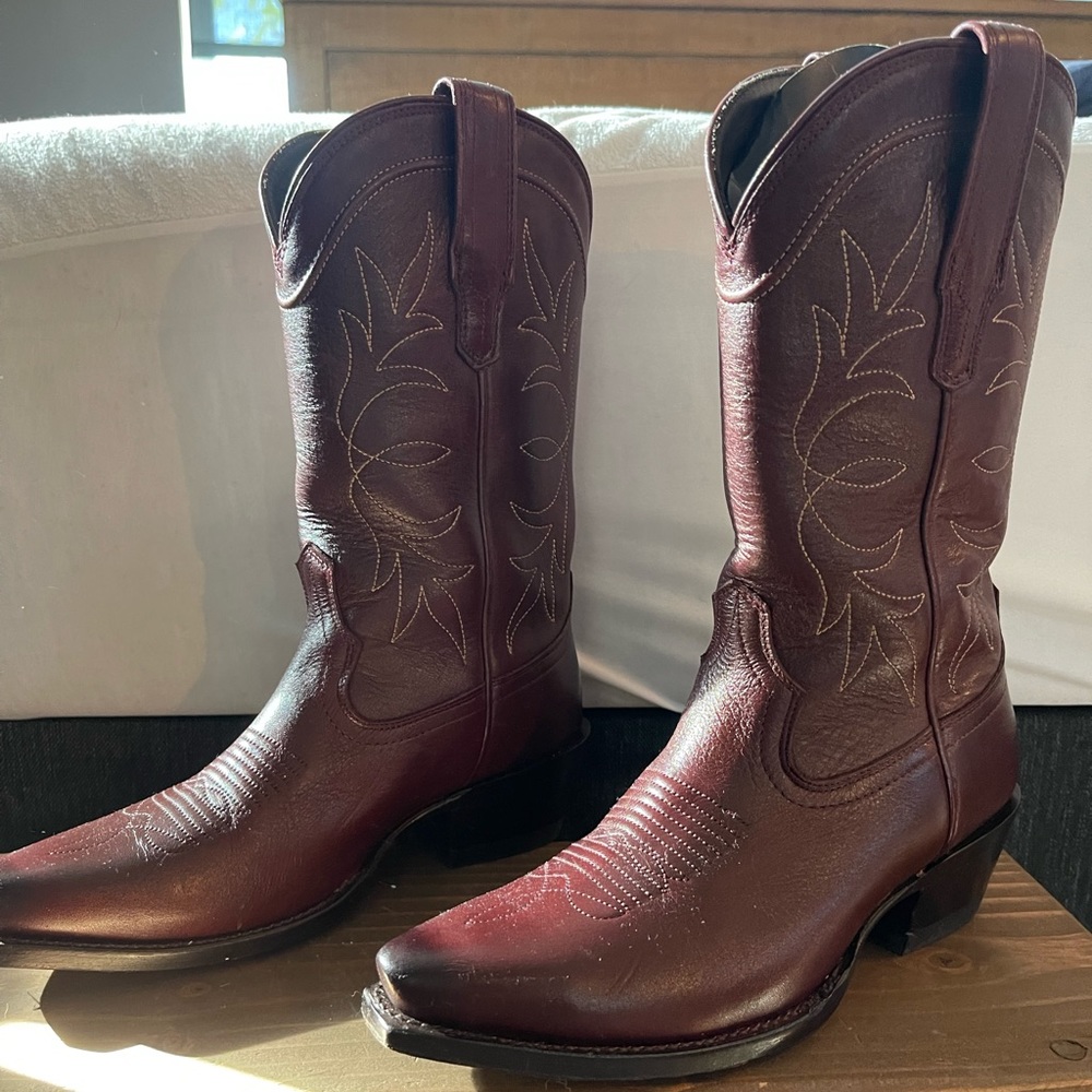 Tecovas Size 6 The Sadie wine bovine cowgirl boot